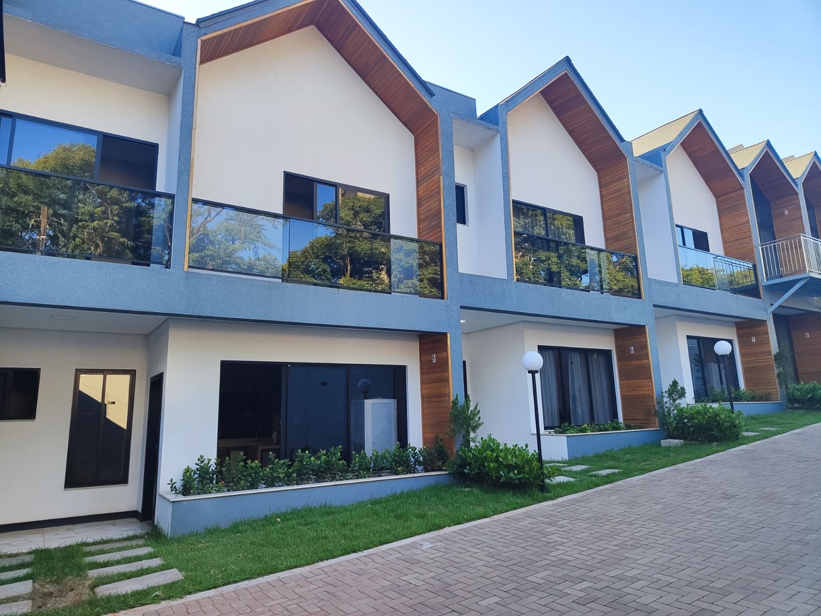 Fachada frontal dos lofts